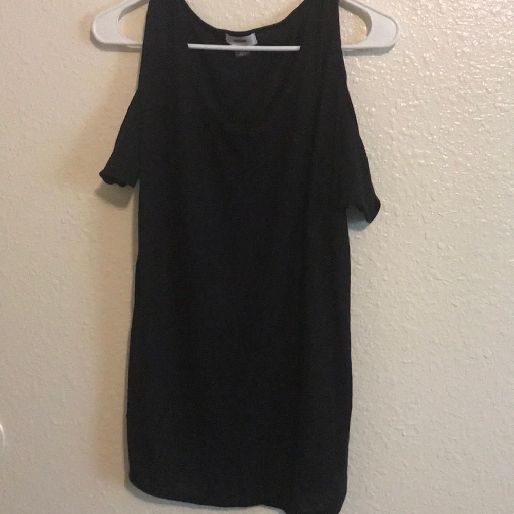 Black Top with cut out sleeves